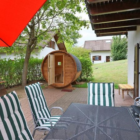 Seepark Kirchheim Ferienhaus Bei Nina Mit Sauna Bagian luar foto