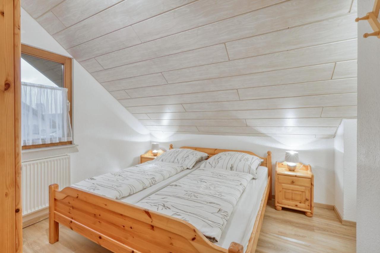 Seepark Kirchheim Ferienhaus Bei Nina Mit Sauna Bagian luar foto