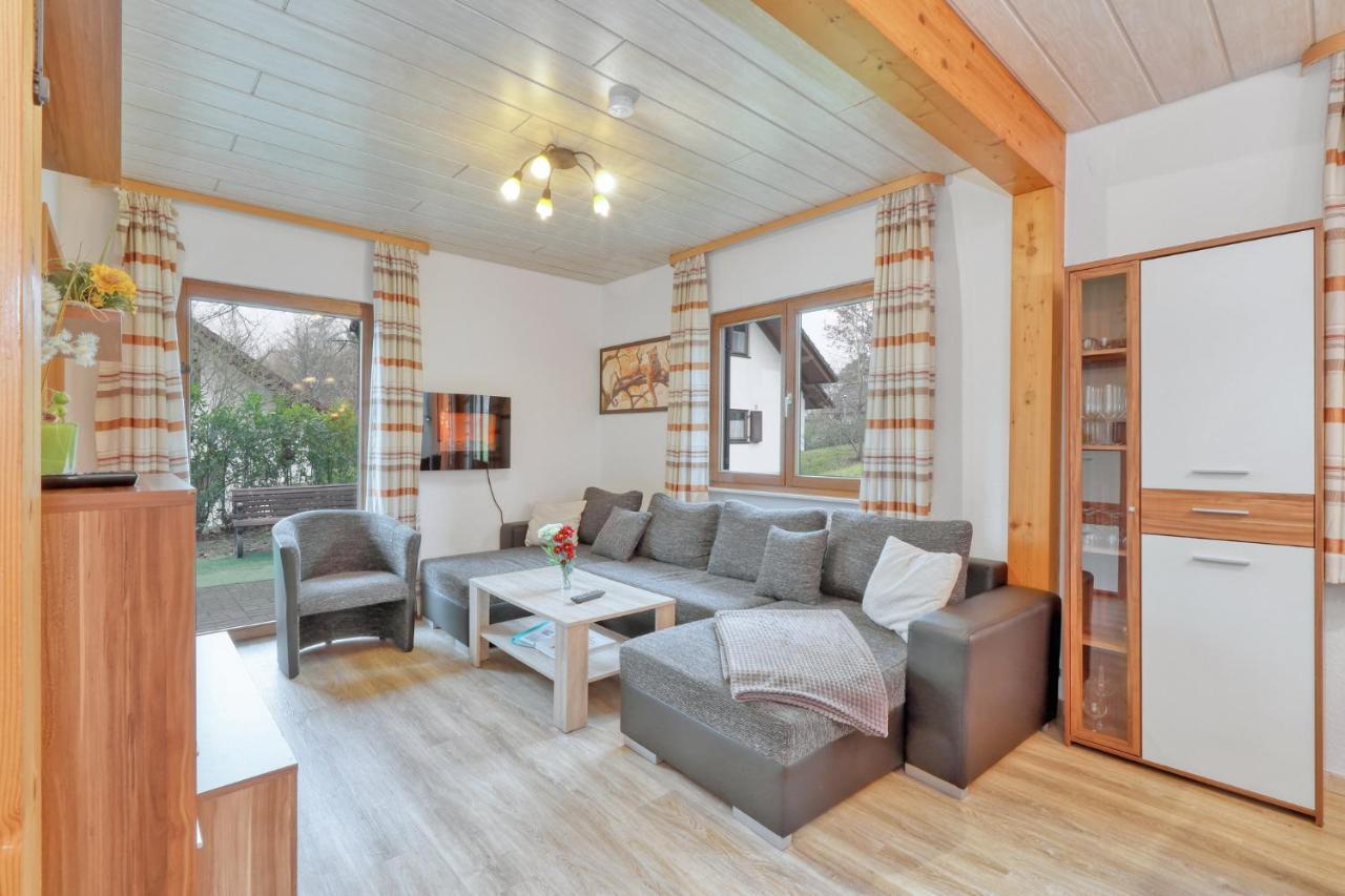 Seepark Kirchheim Ferienhaus Bei Nina Mit Sauna Bagian luar foto