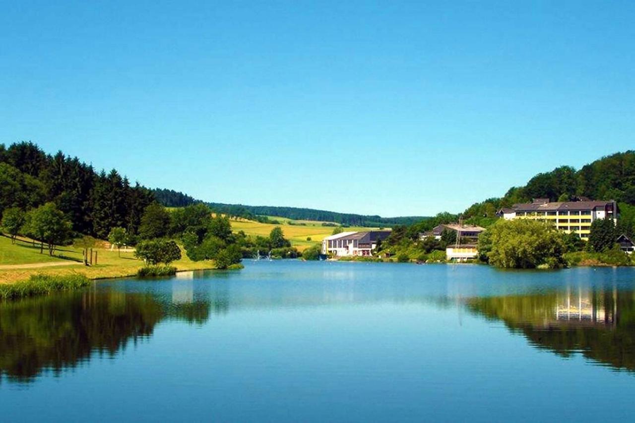 Seepark Kirchheim Ferienhaus Bei Nina Mit Sauna Bagian luar foto