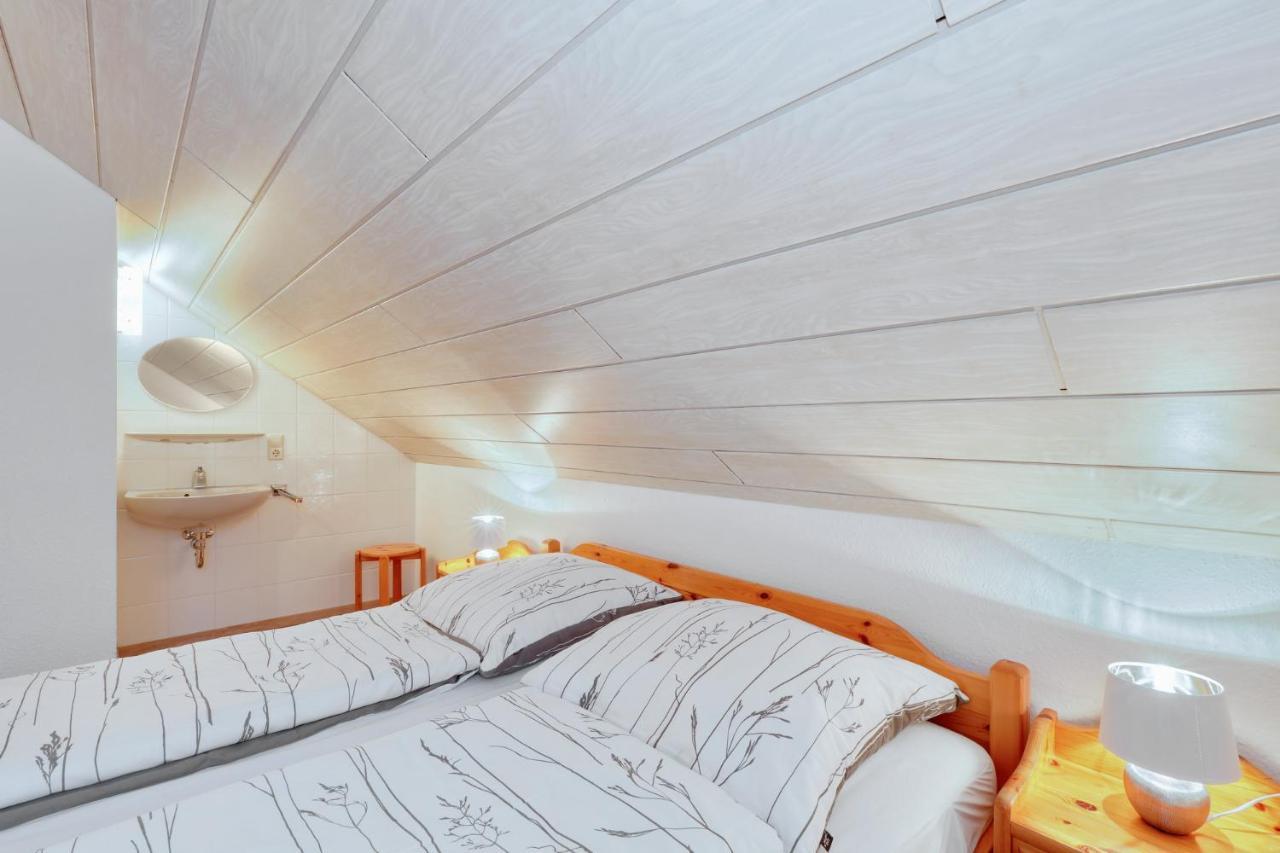 Seepark Kirchheim Ferienhaus Bei Nina Mit Sauna Bagian luar foto